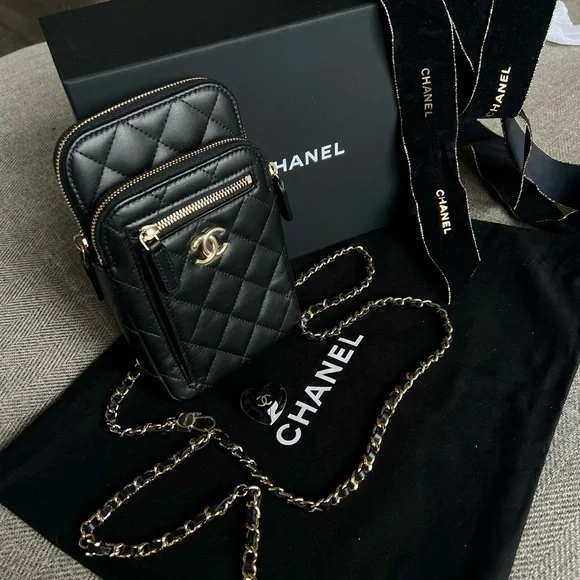 Chanel Black Quilted Phone Holder with Gold Chain - Picture 4 of 10